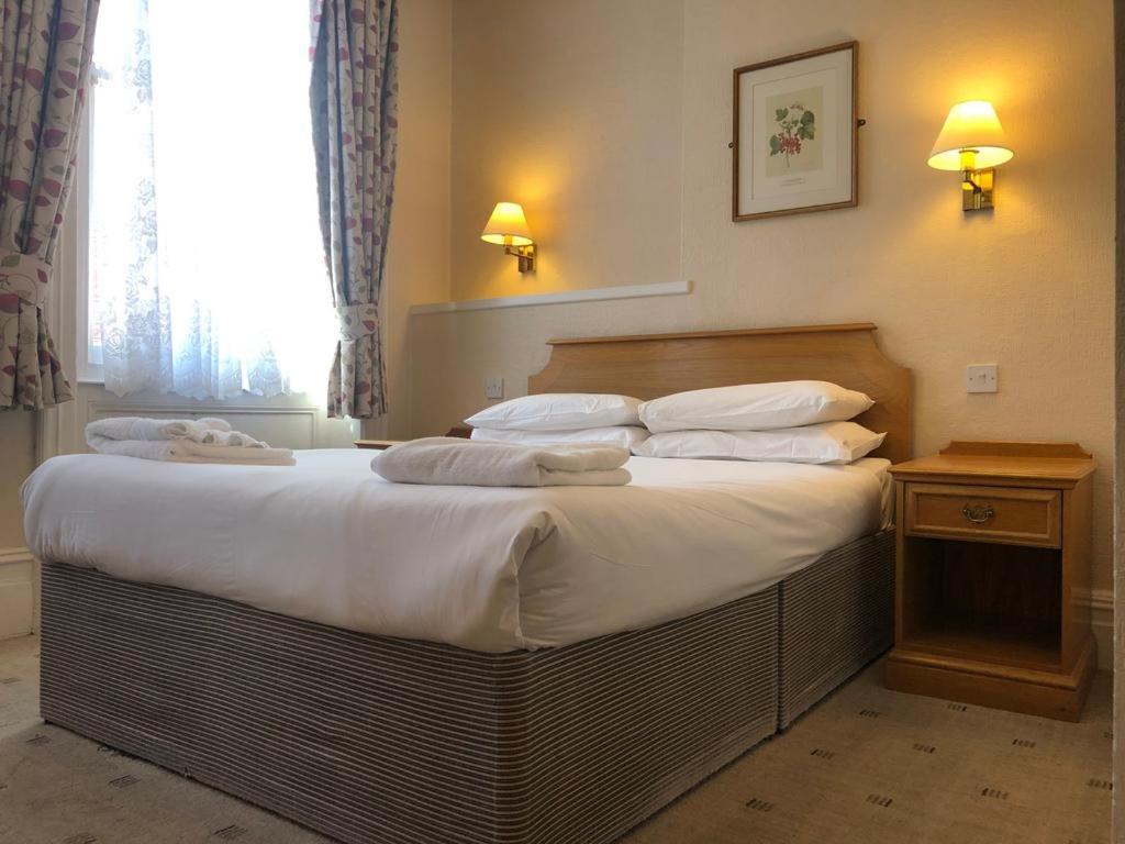 Hotel Capital Борнмът Екстериор снимка