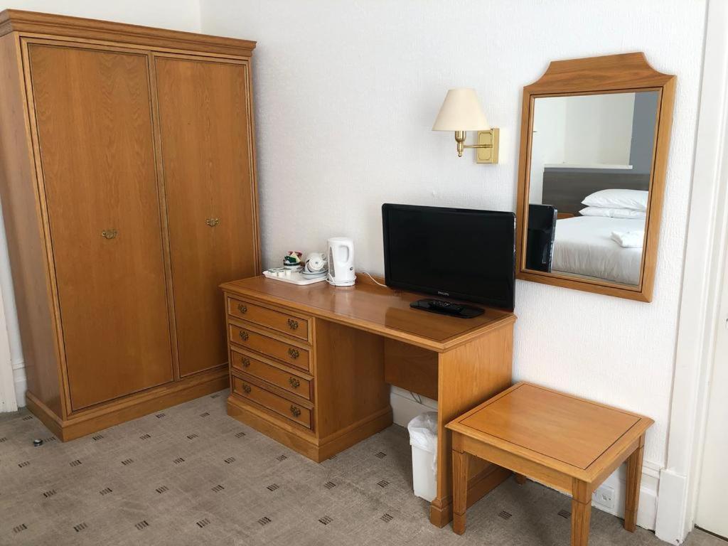 Hotel Capital Борнмът Екстериор снимка